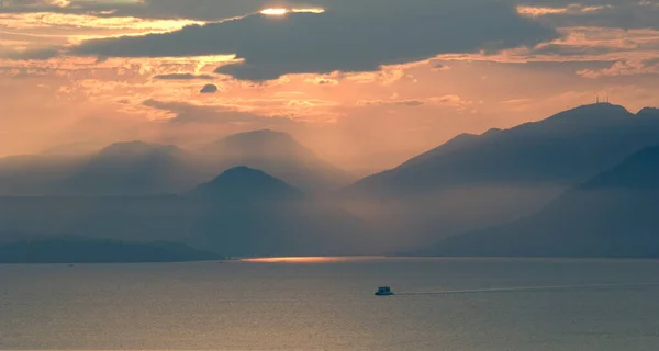 Gewitterstimmung Wolken Gewitter Sonnenuntergang Abendstimmung Gardasee — Stockfoto