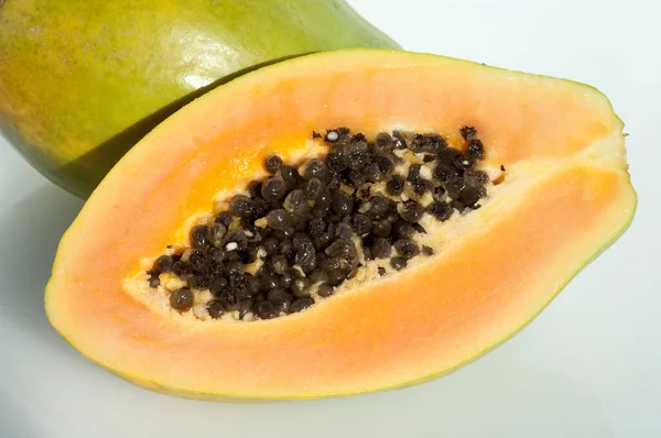 Färsk Papaya Frukt Vit Bakgrund — Stockfoto