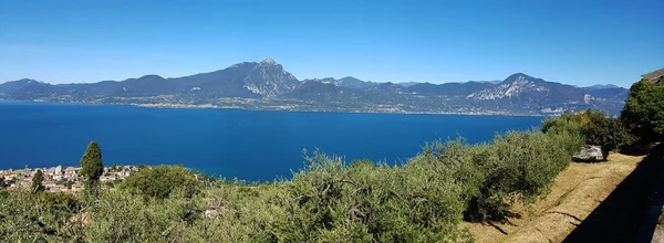 Vista Sulle Splendide Montagne Sul Lago — Foto Stock