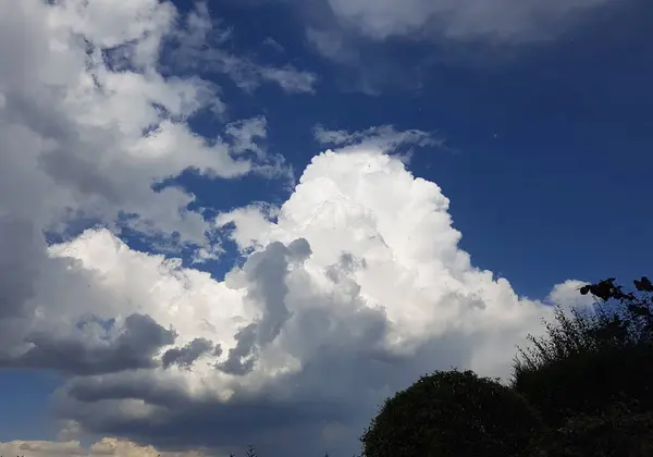 Bellissime Nuvole Nel Cielo — Foto Stock