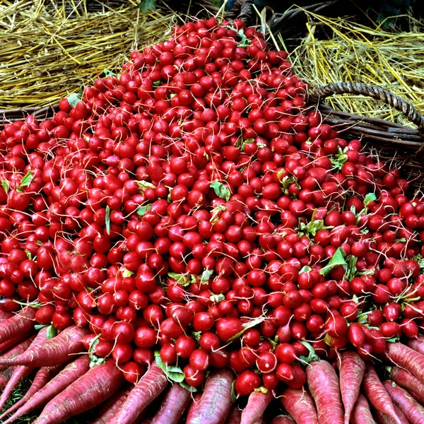 Φρέσκες Κόκκινες Ντομάτες Πάγκο Της Αγοράς — Φωτογραφία Αρχείου