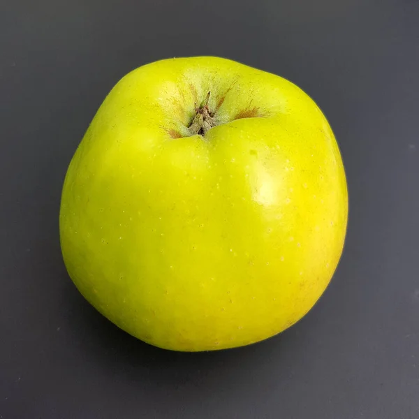 Widzący Zitronenapfel Apfel Malus Domestica — Zdjęcie stockowe