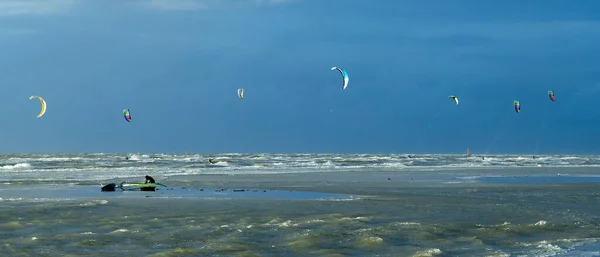 Kitesurfer Lenkdrachensegeln Sankt Peter Ording — Stockfoto