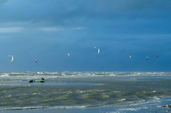 Kitesurfer Lenkdrachensegeln Sankt Peter Ording — Foto de Stock