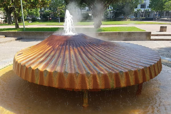 Fontaine Dans Parc — Photo