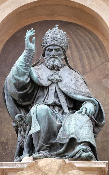 Marienstatue Der Dreifaltigkeitskathedrale Der Stadt Reims Deutschland — Stockfoto