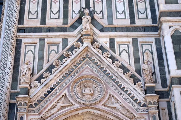 Обертывание Христа Плащаницу Боковой Стене Cattedrale Santa Maria Del Fiore — стоковое фото