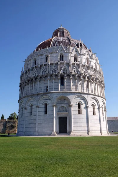 Pisa Talya Daki Piazza Dei Miracoli Mary Katedrali Nin Vaftizhanesi — Stok fotoğraf