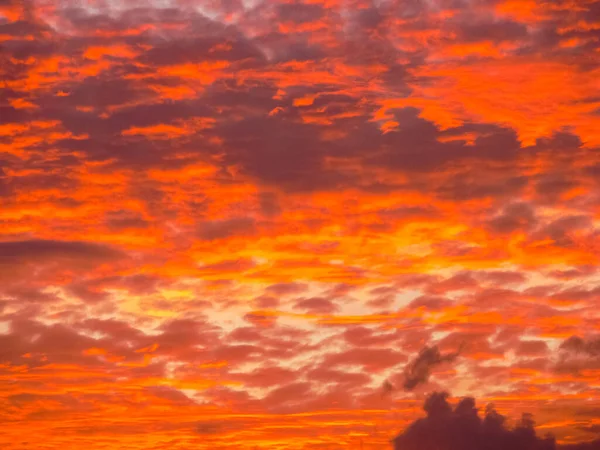 Beau Ciel Couchant Avec Nuages — Photo