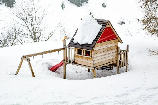 Holzhaus Schnee — Stockfoto