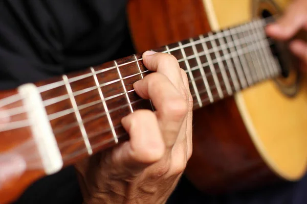 Primer Plano Hombre Tocando Guitarra — Foto de Stock