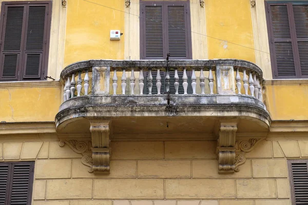 意大利威尼斯市的旧窗户 — 图库照片