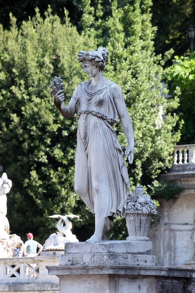 Estátua Alegórica Verão Piazza Del Popolo Roma Itália — Fotografia de Stock
