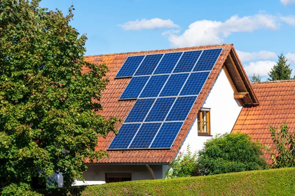 Zonnepaneel Met Blauwe Lucht — Stockfoto