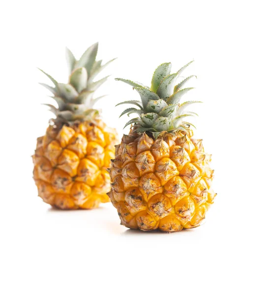 Mogen Ananas Mini Ananas Isolerad Vit Bakgrund — Stockfoto