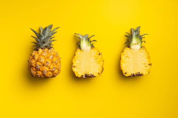 Ripe Baby Pineapple Halved Mini Pineapple Yellow Background Top View — Stock Photo, Image