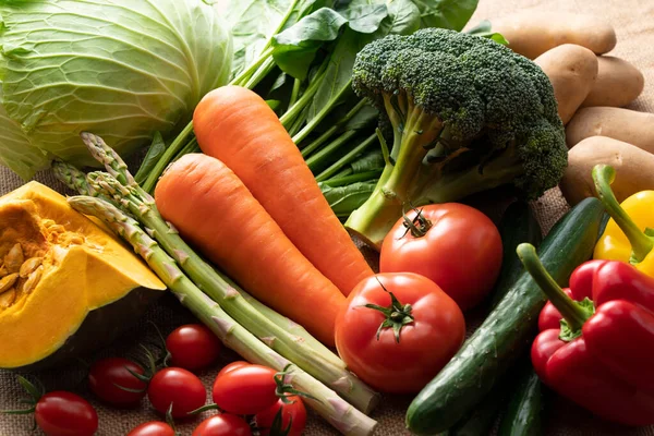 Čerstvé Zeleniny Ovoce Dřevěném Pozadí — Stock fotografie
