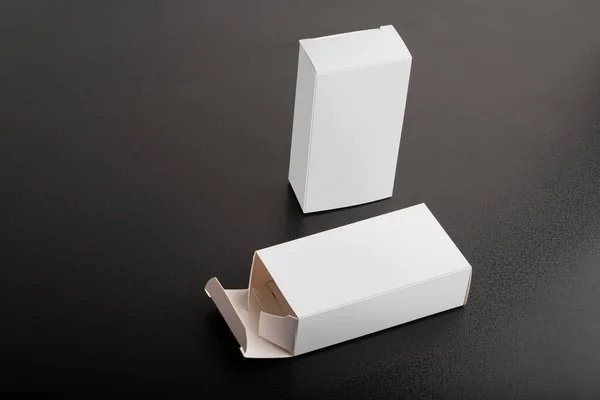 Deux Petits Paquets Sur Fond Sombre Modèle Série Maquettes Modifiable — Photo