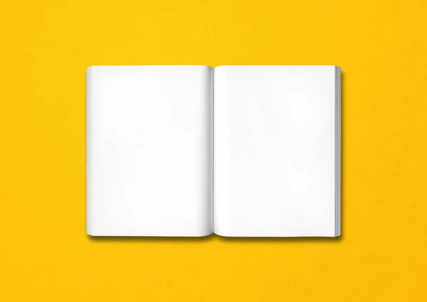 Порожній Білий Паперовий Книжковий Макет Жовтому Тлі Вид Зверху Знущатися — стокове фото