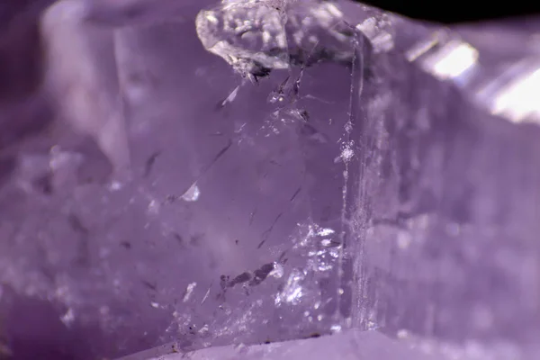 Kristal Pada Latar Belakang Hitam — Stok Foto