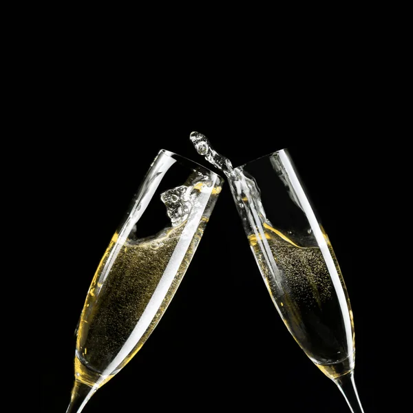 Šampaňské Nalité Sklenice Šplouchnutím Šumivého Vína — Stock fotografie