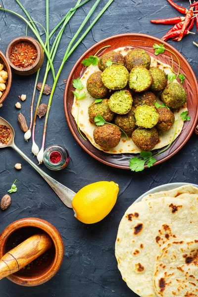 Falafel Deep Fried Balls Made Chopped Legumes Chickpeas Arabic Cuisine — Stock Photo, Image
