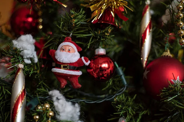 Árbol Navidad Con Decoraciones Juguetes —  Fotos de Stock