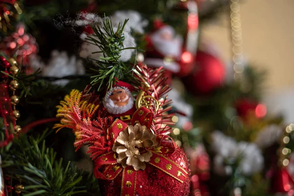 Árvore Natal Com Decorações Ornamentos — Fotografia de Stock