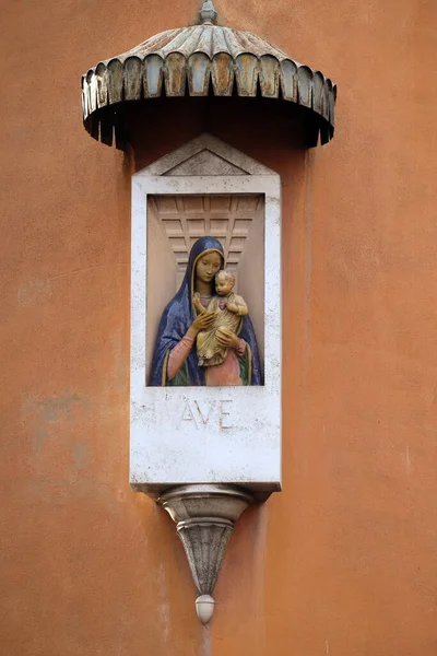 Ave Maria Image Virgin Mary Baby Jesus Facade Palace Rome — Stock Photo, Image