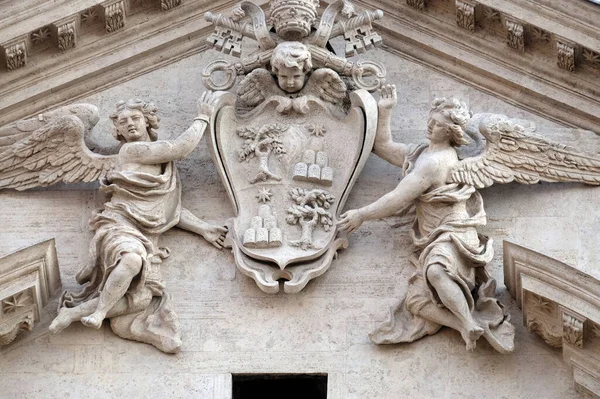 Escudo Del Papa Alejandro Vii Chigi Portal Iglesia Sant Andrea — Foto de Stock