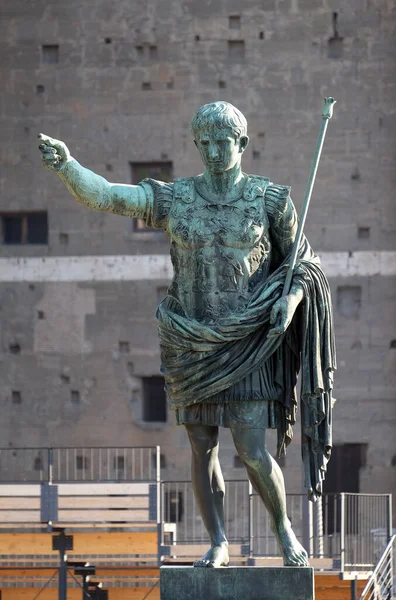 Statue Bronze Empereur Auguste Sur Dei Fori Imperiali Forum Romanum — Photo
