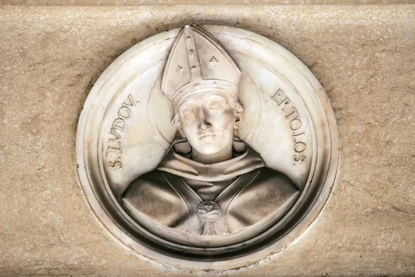 Santo Louis Dari Toulouse Bas Relief Portico Gereja Dei Santi — Stok Foto