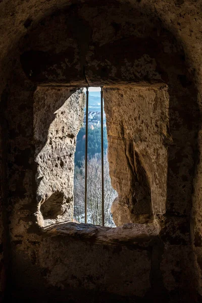 Foro Delle Frecce Nelle Grandi Mura Del Castello — Foto Stock