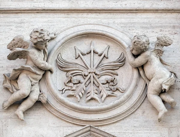 Anges Avec Symboles Martyre Sur Portail Église Sant Andrea Della — Photo