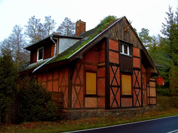 Vecchia Casa Legno Nel Villaggio — Foto Stock