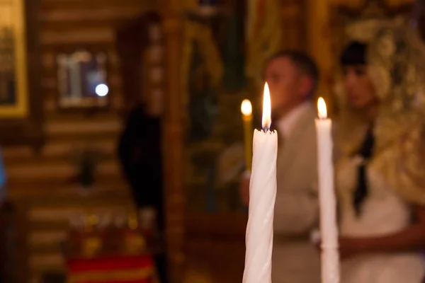 Esküvő Egy Keresztény Templomban Gyertyák Égnek Szentség — Stock Fotó