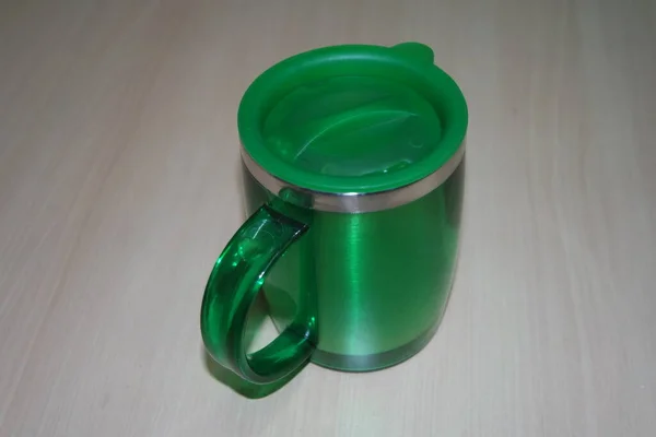 Όμορφη Πράσινη Κούπα Καφέ Ζεστό Πράσινο Led Τοποθετείται Πάνω Από — Φωτογραφία Αρχείου