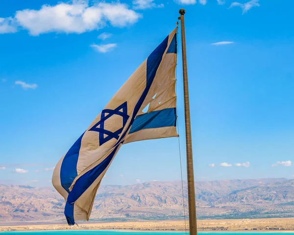 이스라엘 마사다 꼭대기에 국기가 게양되어 — 스톡 사진