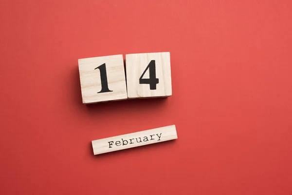 Calendario Madera Con Fecha Febrero Sobre Fondo Rojo Día San — Foto de Stock