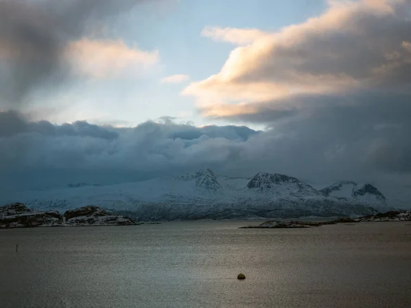 Vacker Utsikt Över Havet Bergen — Stockfoto