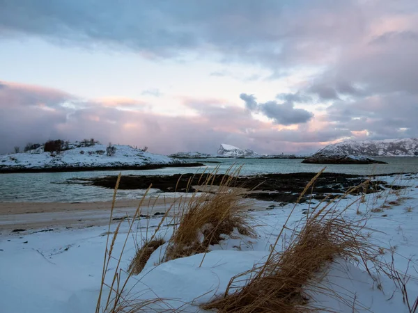 Prachtig Landschap Met Een Rivier Een Meer Achtergrond — Stockfoto