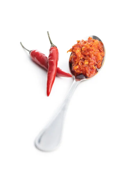 Röd Varm Chili Pasta Sked Isolerad Vit Bakgrund — Stockfoto