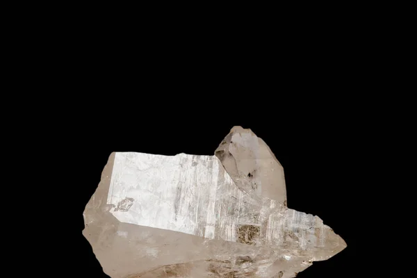 Bergkristall Edelstein Ausgeschnitten Auf Schwarzem Hintergrund — Stockfoto