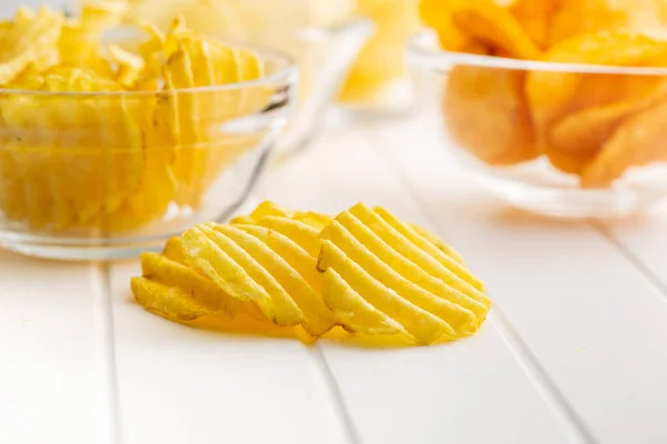 Patatas Fritas Crujientes Mesa Blanca — Foto de Stock