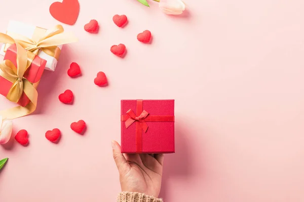 발렌타인 데이랑 생일이요 분홍색 배경에는 상자를 있거나 상자를 상자를 — 스톡 사진