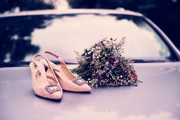 Belle Scarpe Sposa Strada — Foto Stock