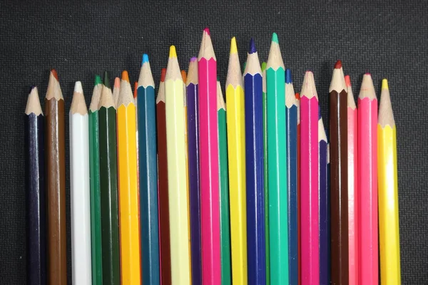 Crayons Couleur Sur Fond Noir — Photo