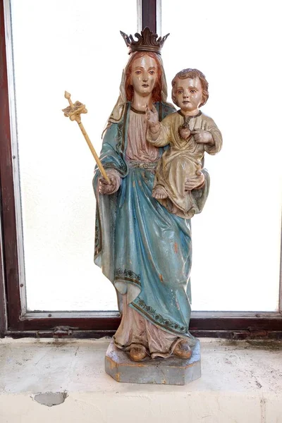 Statue Vierge Marie Avec Enfant Jésus Dans Chapelle Village Stitar — Photo