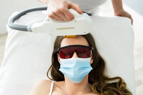 Depilazione Ipl Laser Nel Salone Bellezza Maschera Facciale — Foto Stock