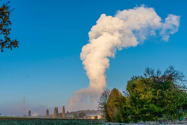 Paisaje Industrial Con Humo Chimenea — Foto de Stock